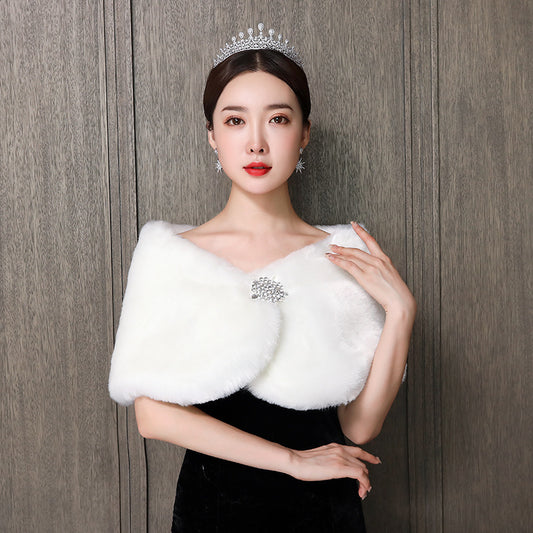 Autumn And Winter Women Plus Size Fleece Lined Padded Warm Keeping Imitation Fur Fur Shawl
