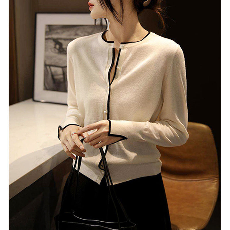 High-grade Classic Style Round Neck Sweater Outer