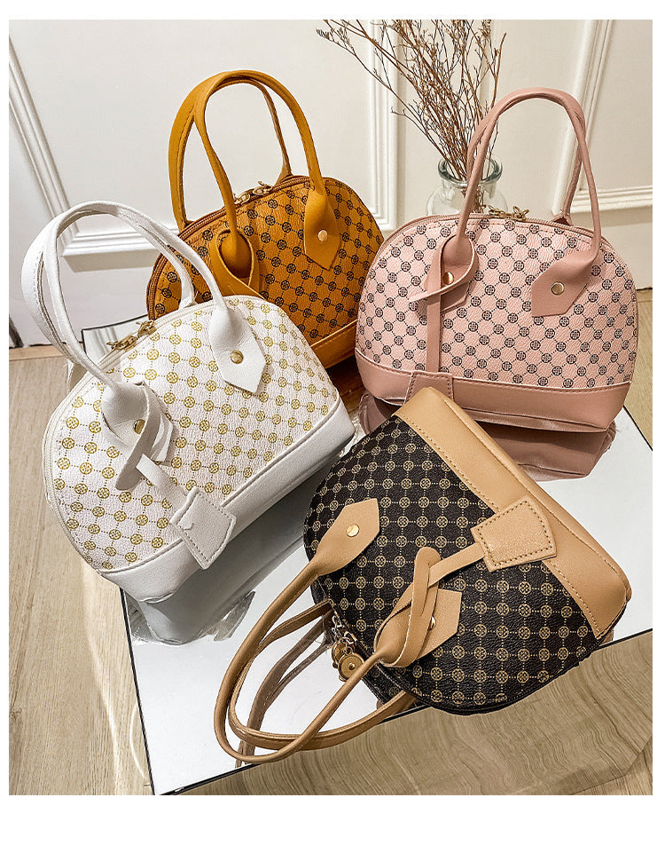 Chain Across The Korean Women's Handbag