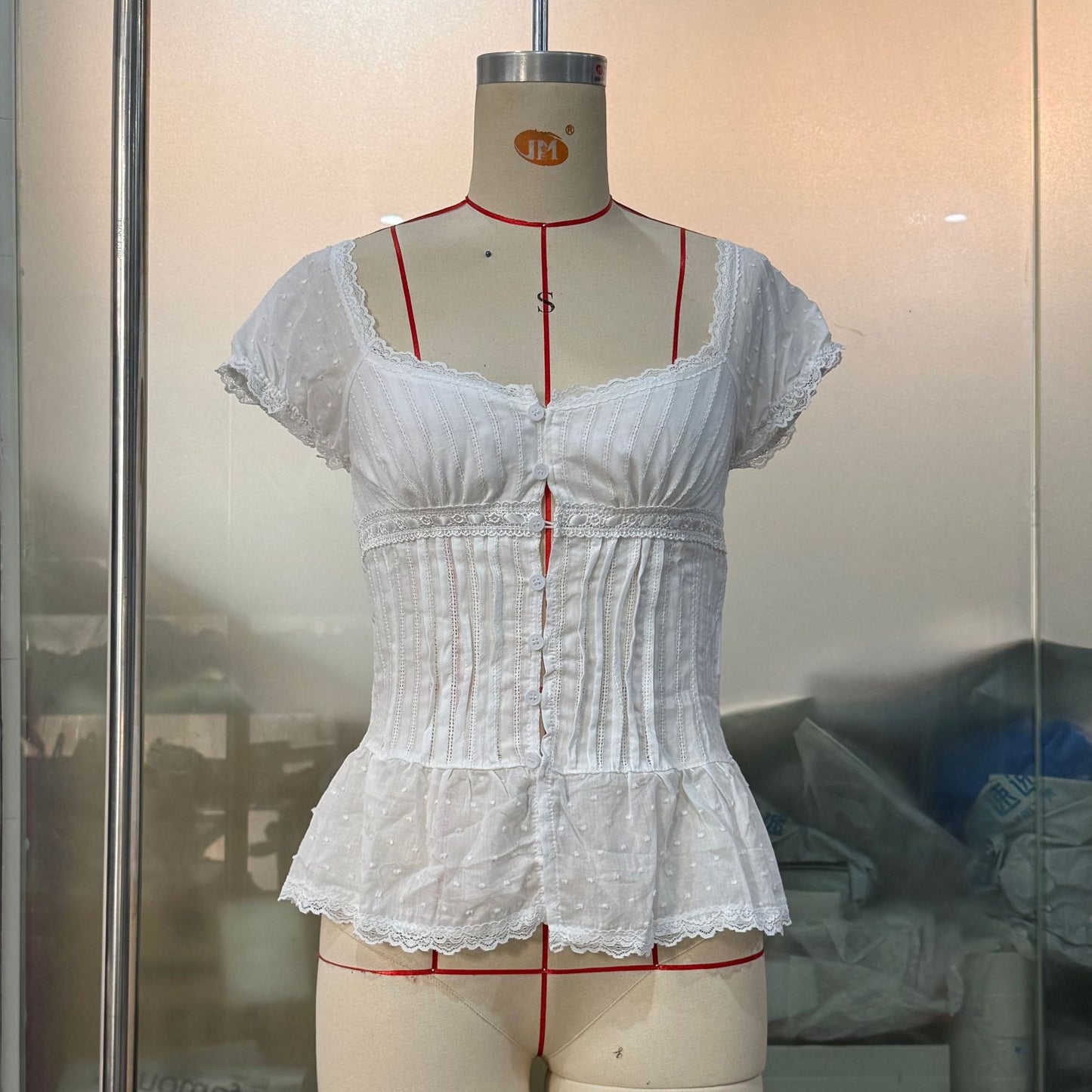 Pleated Shoulder Hanging Low Collar Lace Slim-fit Crop-top