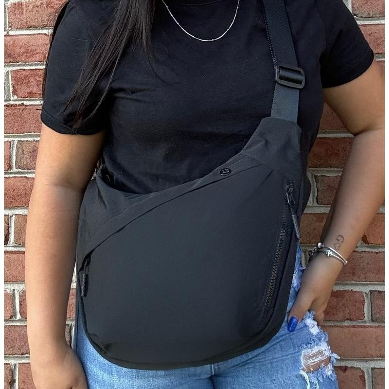 Shoulder Strap And Modern Design