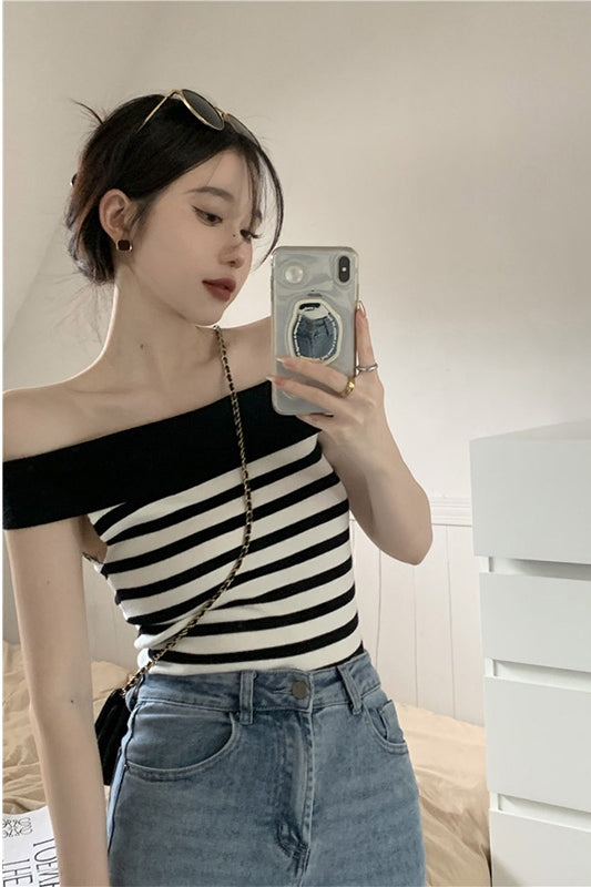 Women's Contrast Color Striped Cropped Slim Knitted Sweater