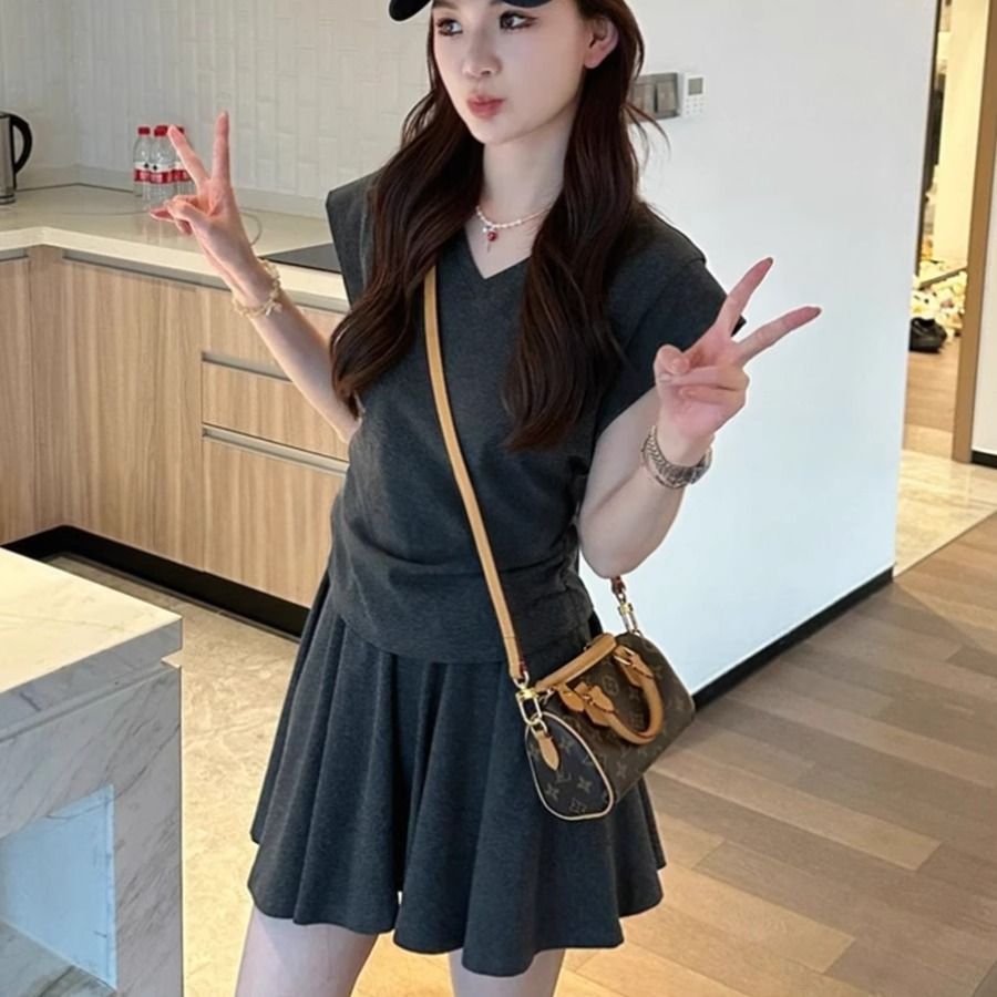 Solid-color Casual Waist-cinching Vest And Skirt Two-piece Set