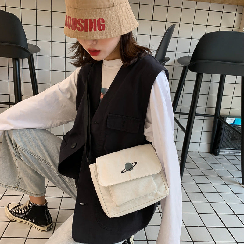 Men's And Women's Fashion Retro Embroidered Canvas Bag