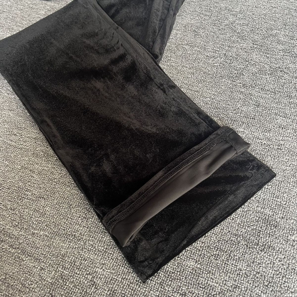 Gold Velvet High-waisted Solid-color Pants Are Slimming And Loose-fitting.
