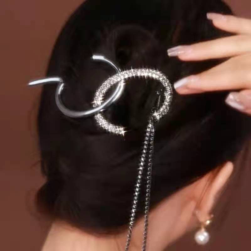 Temperament Double C Tassel Twist Clip Hairpin