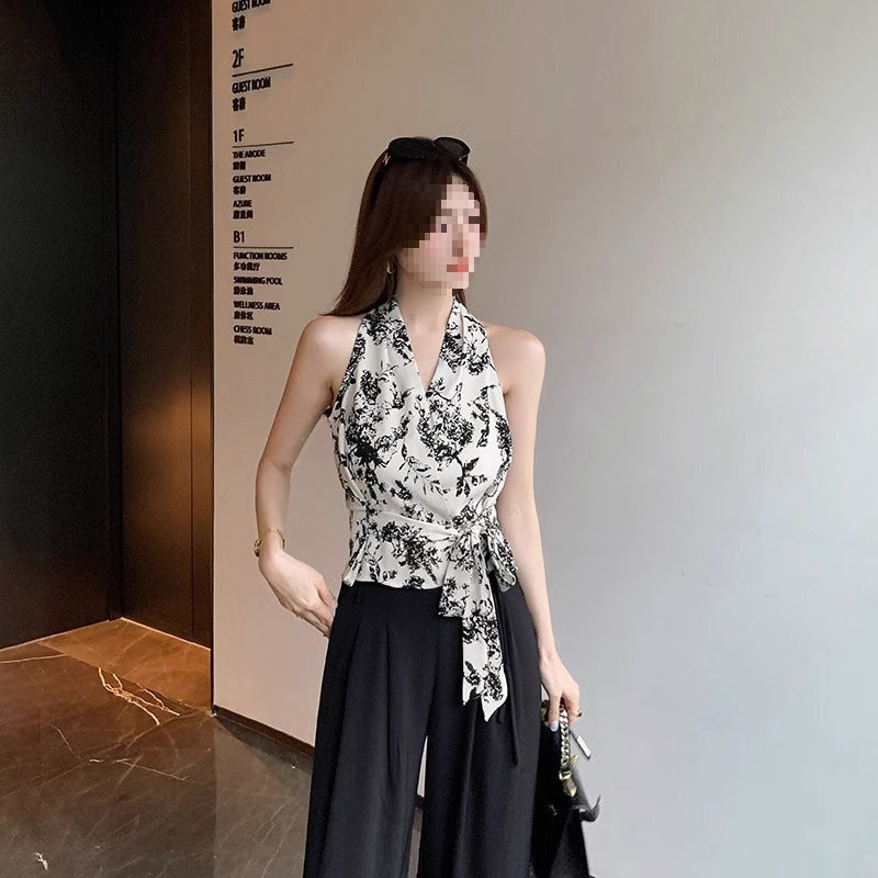 Sleeveless Halter-neck Floral Vesta Chic And Stylish Top Brimming With French Flair