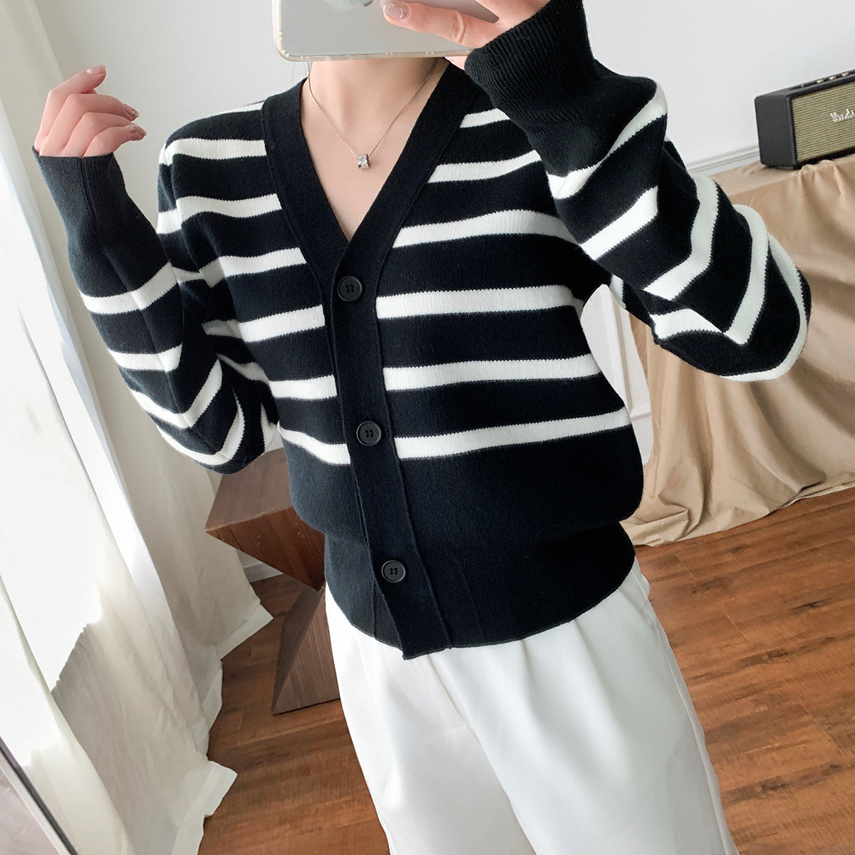 Single Row Three Buckle Stripe Women's Knitwear New V-neck Sweater Coat