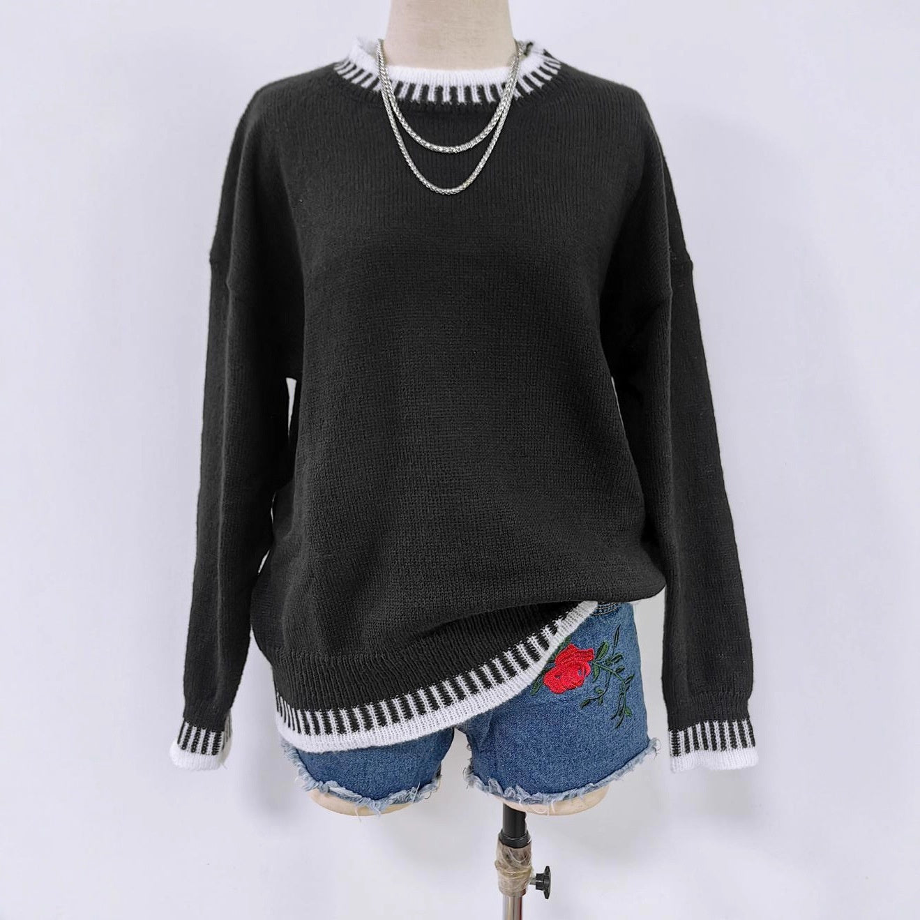 Women's Round Neck Contrast Color Stitching Leisure Pullover Loose Sweater