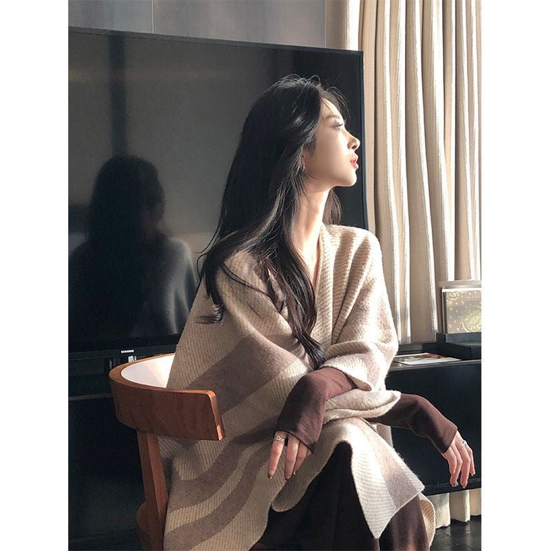 Retro-style Cloak Maillard Outerwear Cape