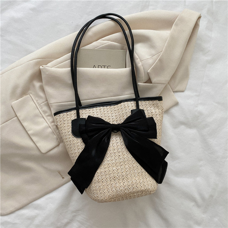 Simple Bow Grass Woven Shoulder Bag