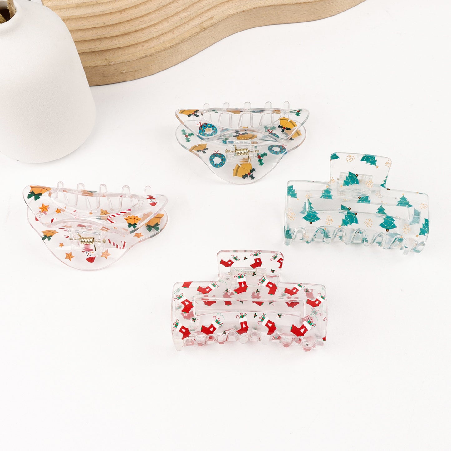 Gingerbread Man Patterned Shark Clip With A Festive Christmas Vibe