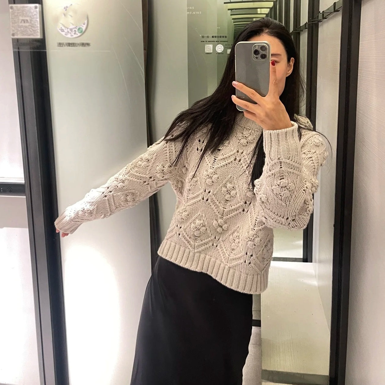 Damemode Strikket Sweater med Rund Hals og Hulmønster