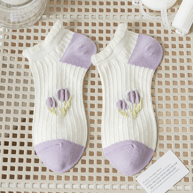 Women's Fashion Simple Breathable Embroidered Floral Socks