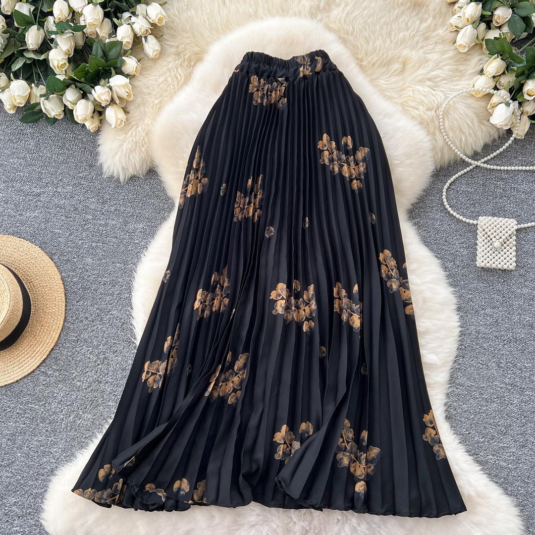 New Flowing A-line Skirt With Draped Pleats And A Delicate Floral Print