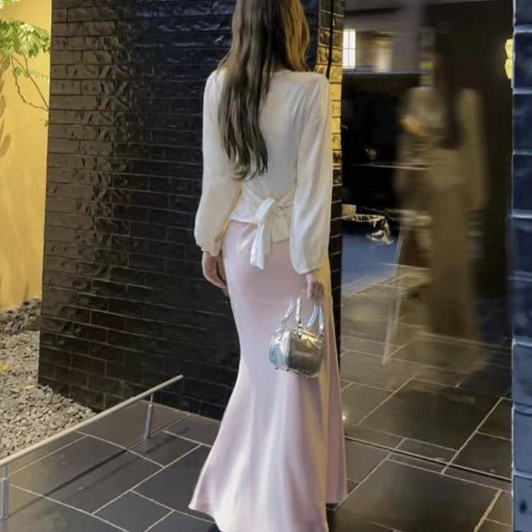 New Chinese-style V-neck Sophisticated Asymmetrical Top Paired With A Mermaid Skirt