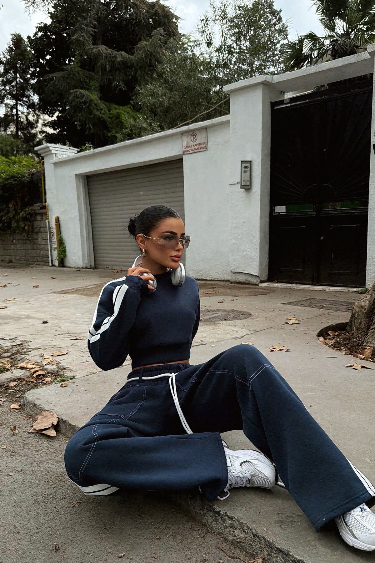 Womens Sportswear Set Crew-neck Long-sleeve Top And Pants