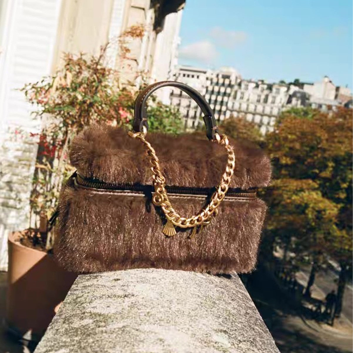 European And American-style Chic Plush Chain-decorated Lunch Bag