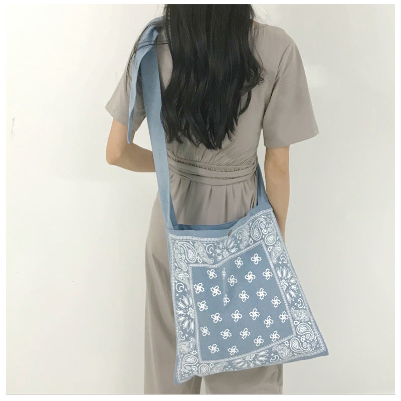 Fashionable Messenger Bag With Adjustable Shoulder Strap