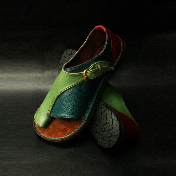 Toe colorblock flat sandals