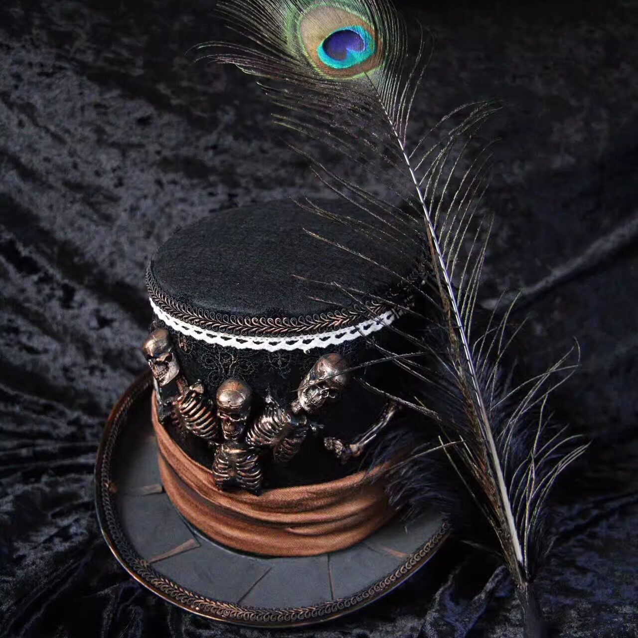 Skull On Stage Steampunk Peacock-feather Pirate Top Hat