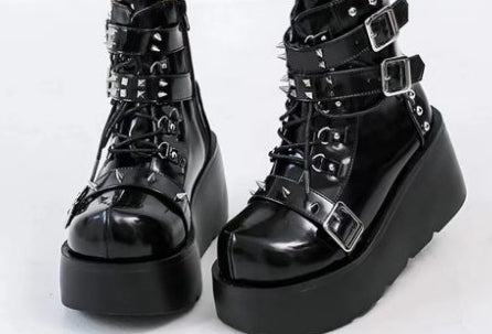 Stylish And Super-cool Chunky Round-toe Dr Martens Boots Designed Specifically For Women