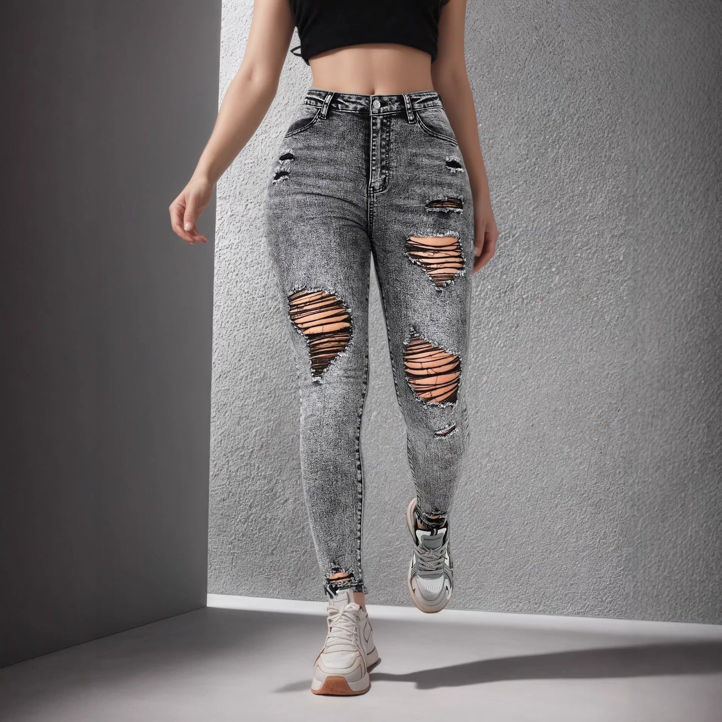 Personlige ripped damejeans i high-street-stil