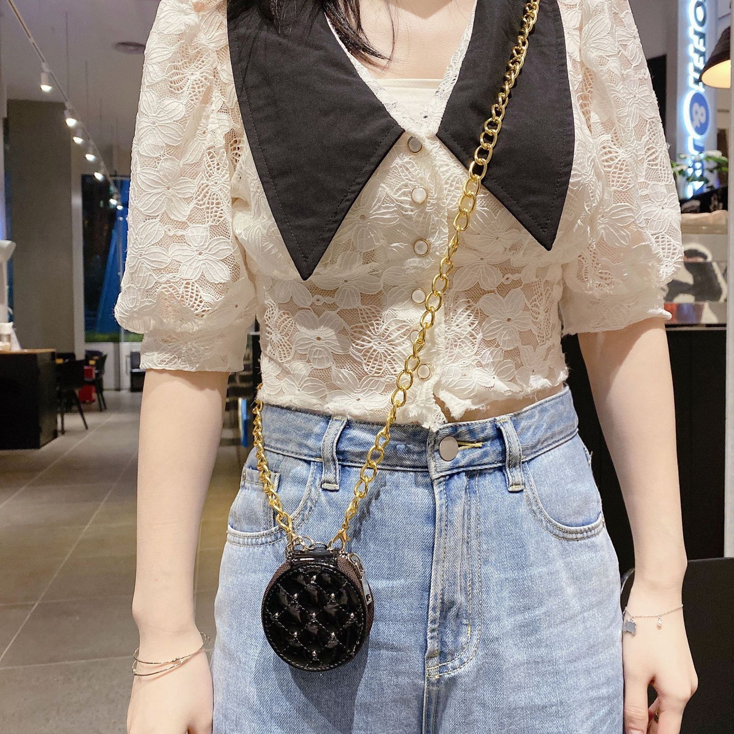 Bluetooth Earphone Protective Case Rivet Rhombus Chain Leather Case