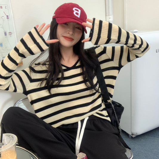 Womens V-neck Striped Knit Top With Long Sleeves