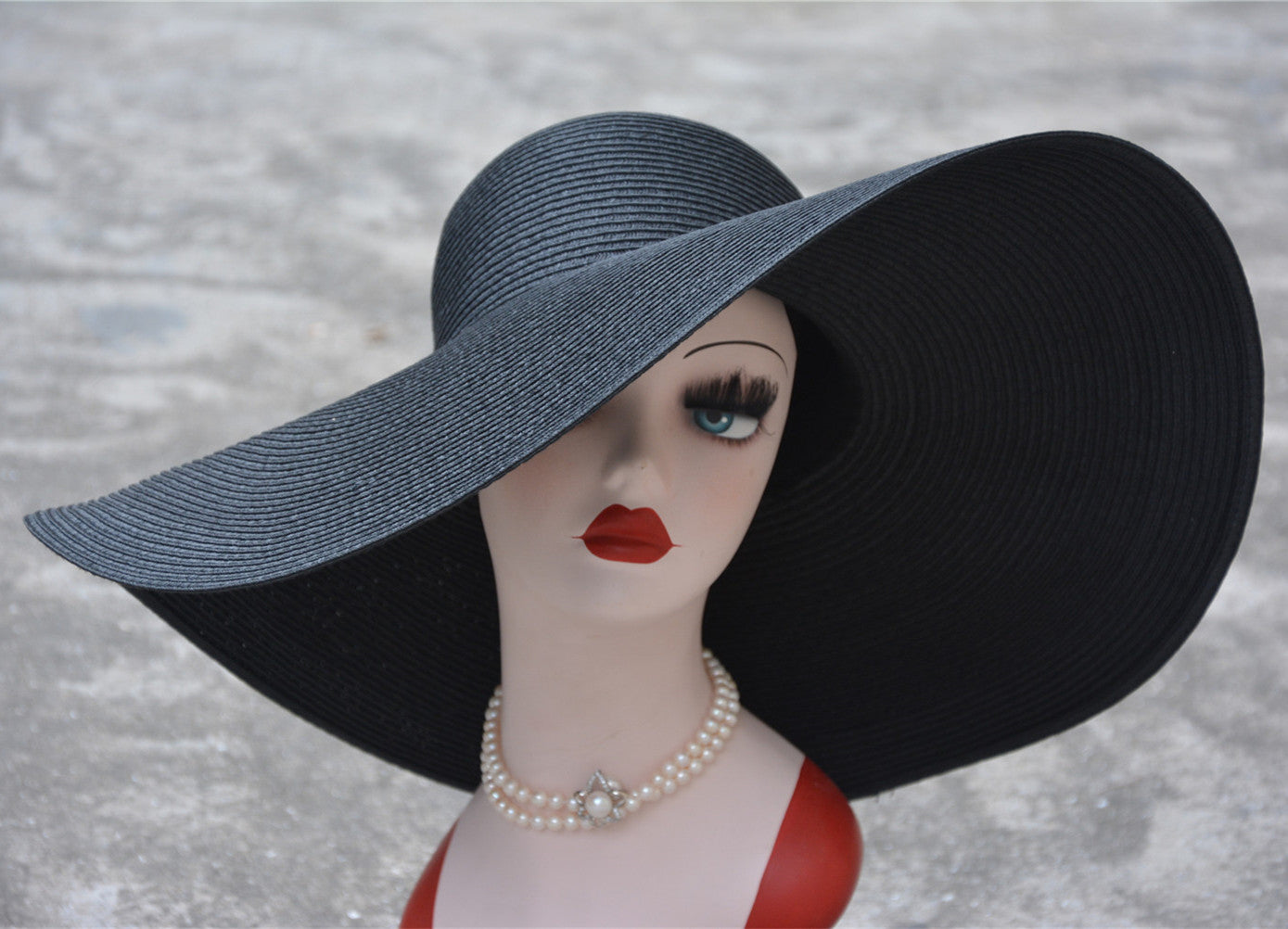 Oversized Hepburn Shade Holiday Straw Hat 18cm
