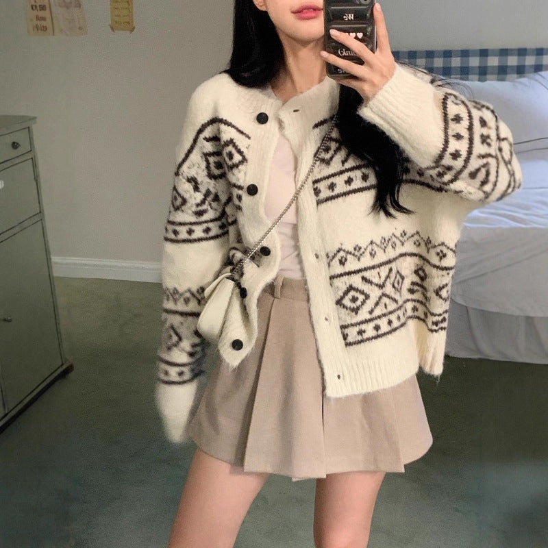 Casual Women's Sweater Geometric Pattern Round Neck Knitted Cardigan