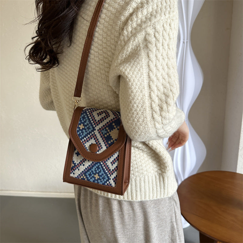 Fashionable Contrast-Colored One-Shoulder Coin Purse