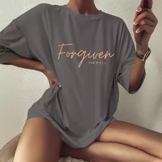 Alsidig Løs T-shirt til Kvinder med Simpelt Bogstavprint i Bomuld