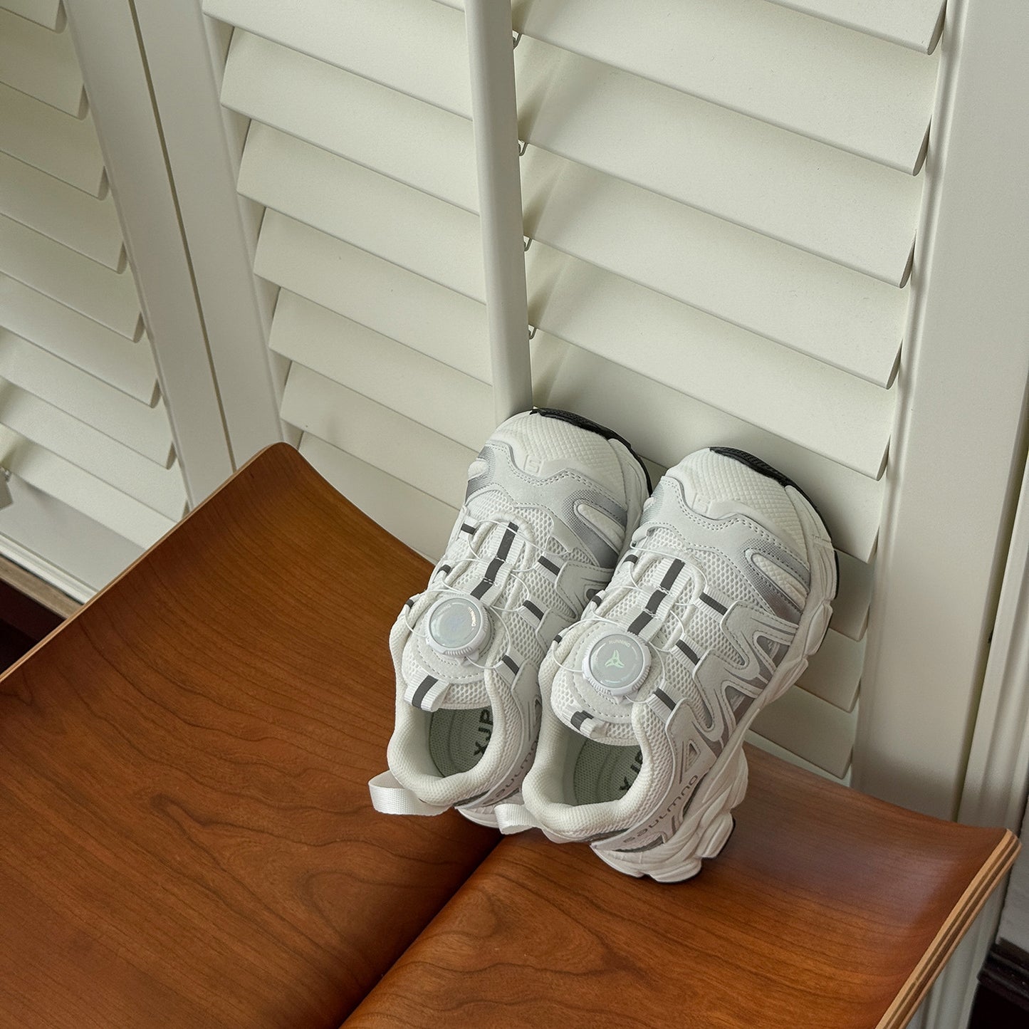 Fashion Girls Lightweight Breathable Casual Shoes
