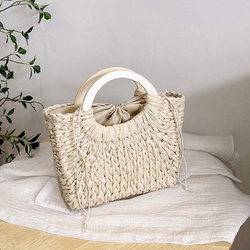 Fashionable Straw Bag With Round Wooden Handle
