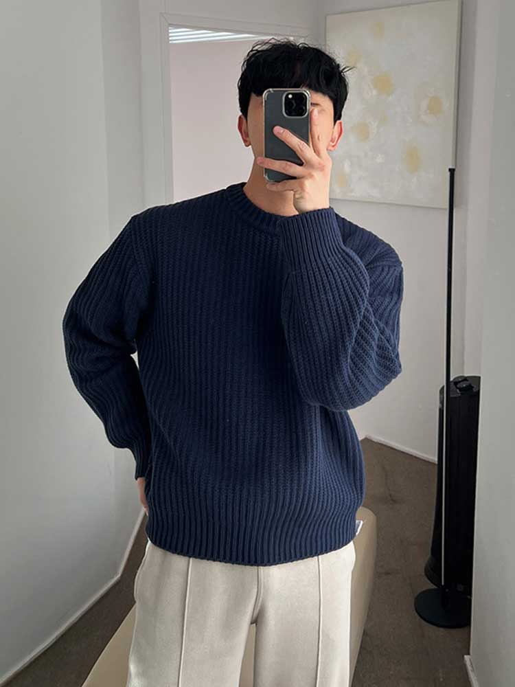Round Neck Sweater For Men With Solid Color Base And Inner Layer Knit Shirt