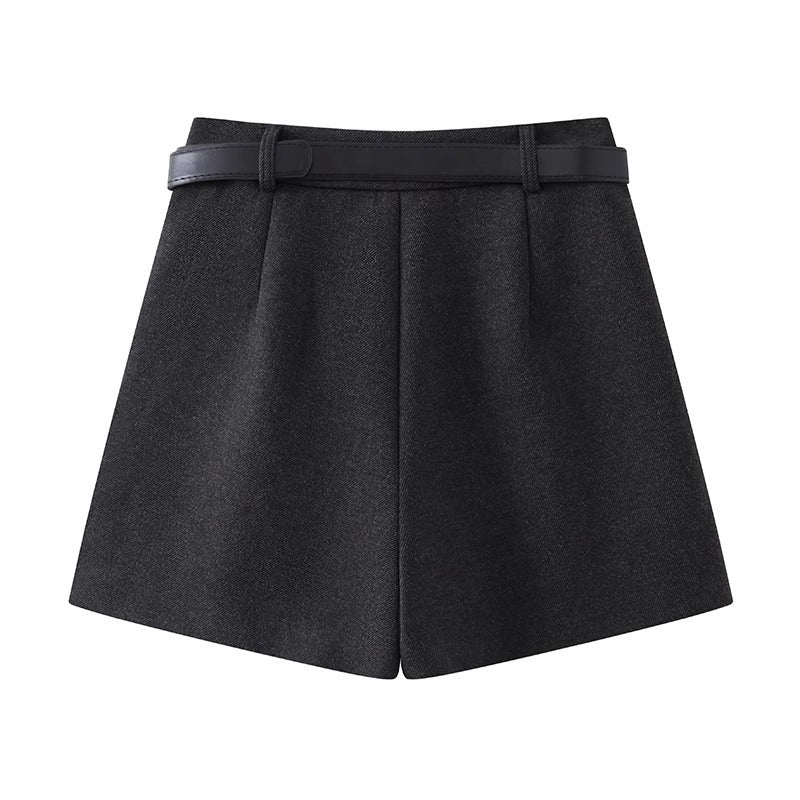Moderigtige Uldne Habitshorts Til Kvinder