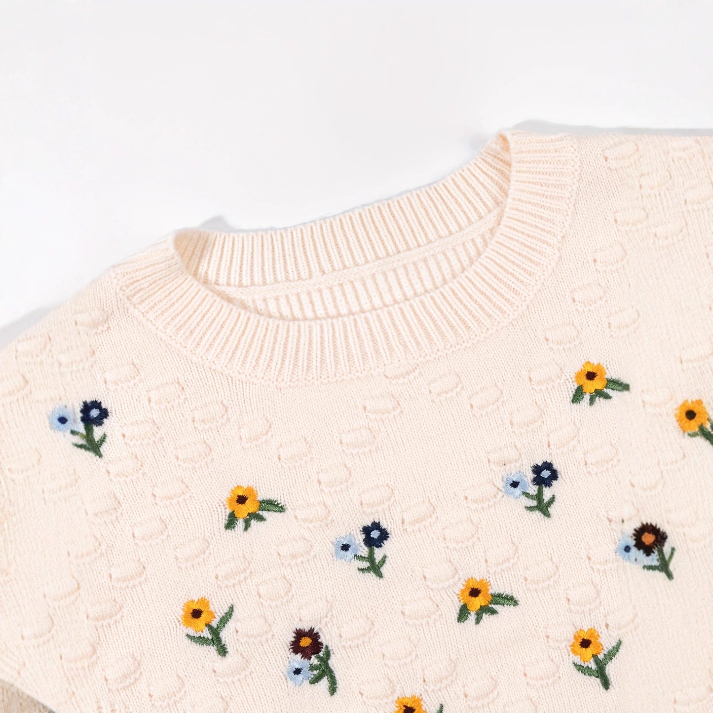 New Romantic Artistic And Pastoral-Style Thickened Round-Knit Daisy Sweater