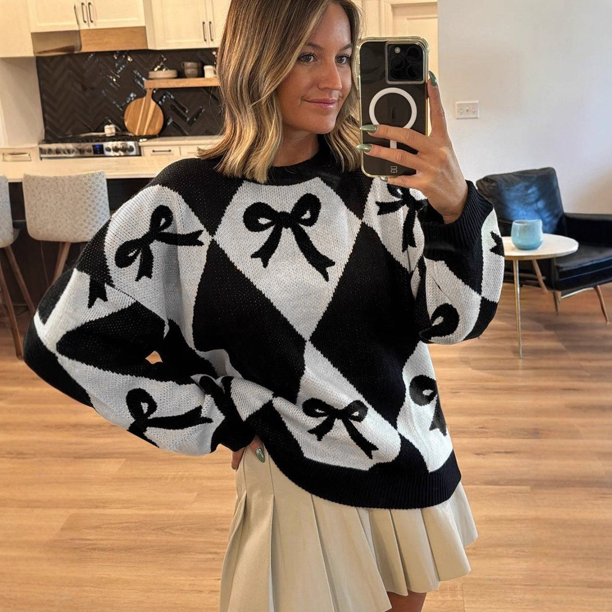 Womens Trendy Pullover Sweater With A Bow-knot Print And Long Knitted Sleeves