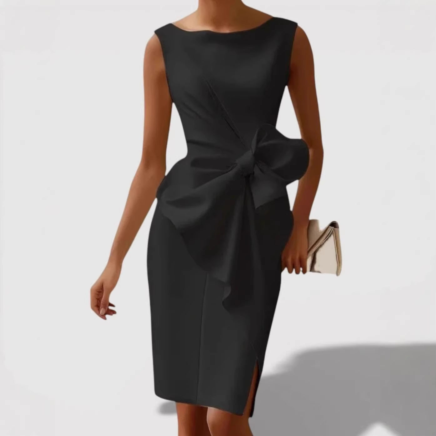 Mid-length Fitted Dress With A Cinched Waist And Bow Detail