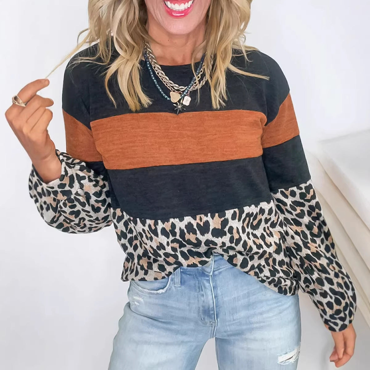 New Casual Crew-neck Sweatshirt With A Color-block Print