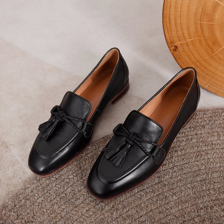 Vintage Leather Women's Round Head Tassel Low-cut Shoes