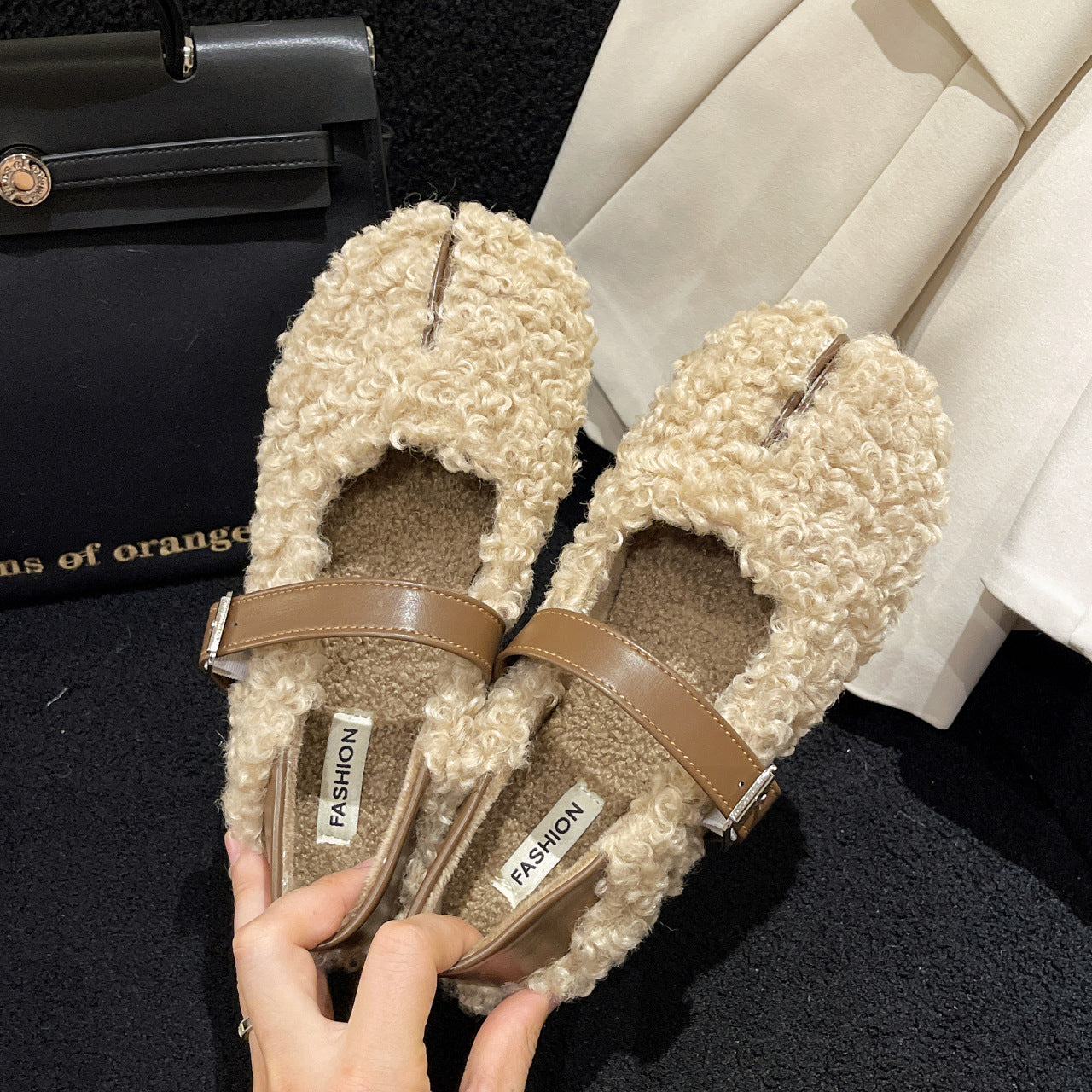 Round Head Low-cut Gommino Pumps Women