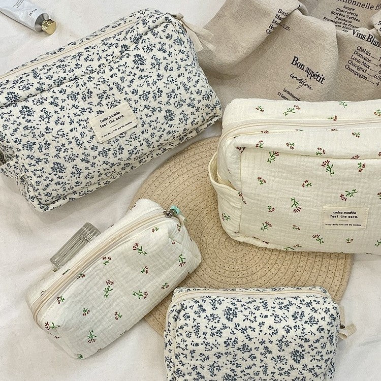 Large Capacity Blue Crabapple Flower Makeup Bag