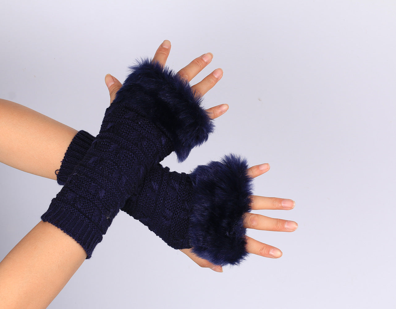 Women's Butterfly Pattern Fleece Gloves Sleeves