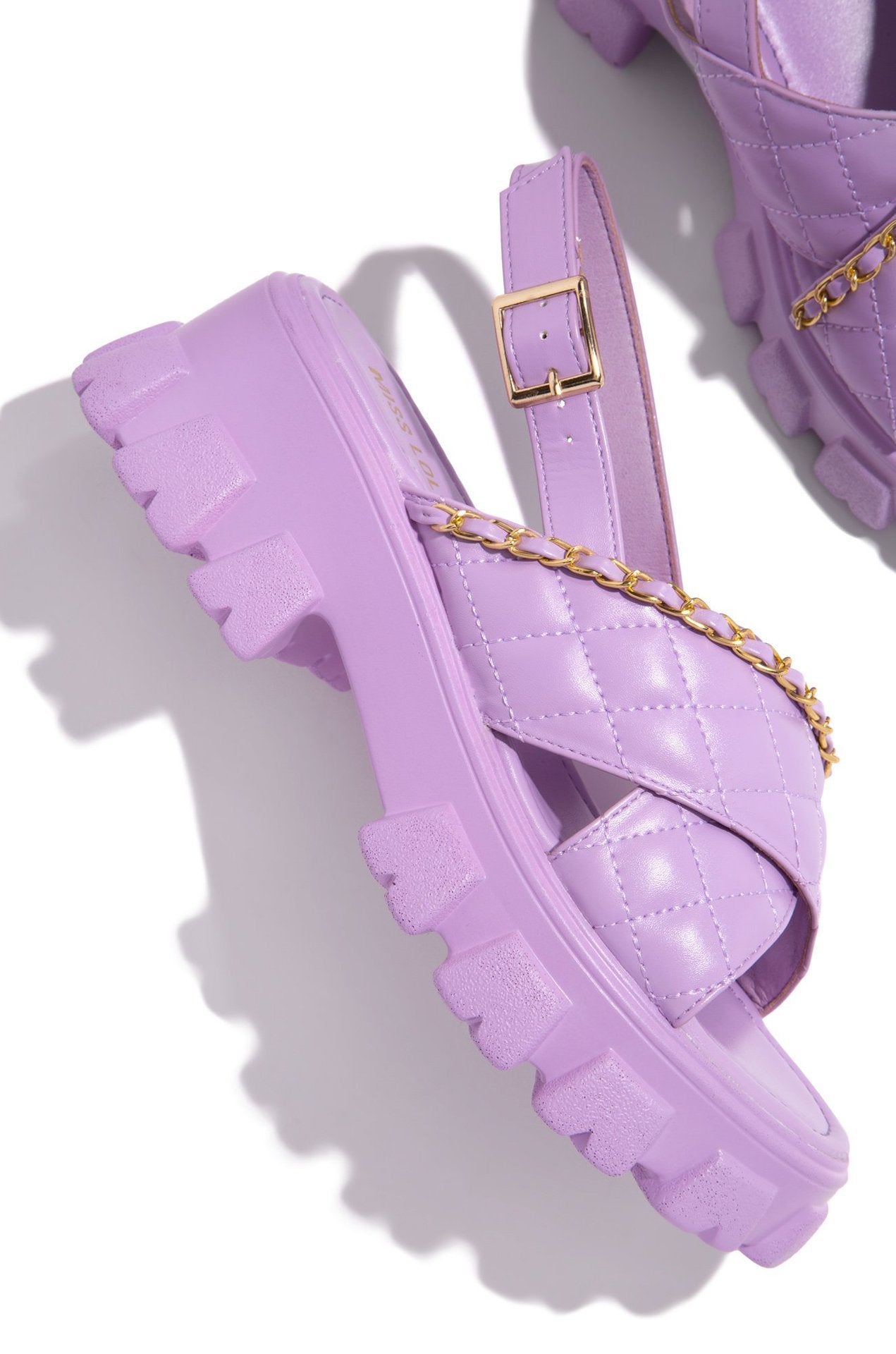 One Word Buckle With Thick Bottom Chain Decorated With Leaky Toe Cross Small Fragrance Diamond Plaid Beach Sandals