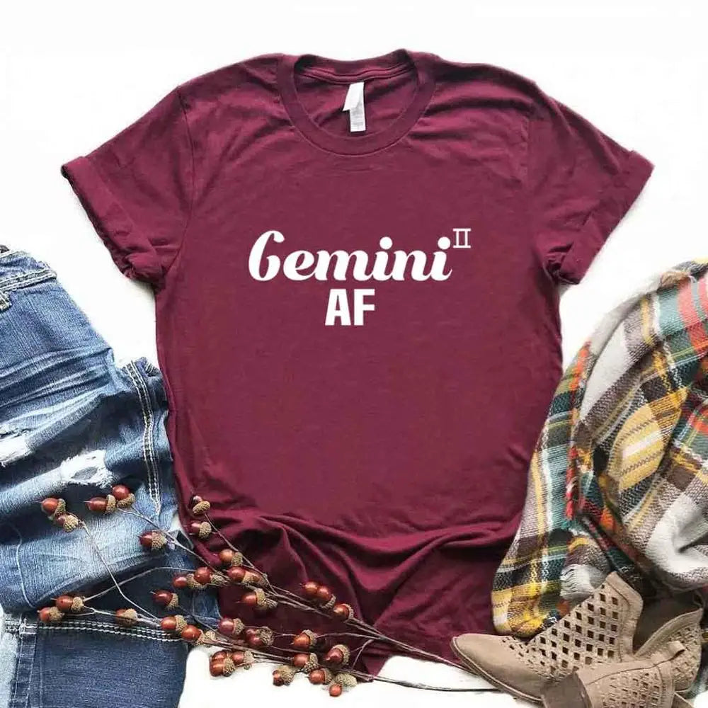 Kvinders Kortærmede T-shirt med Tegneseriebogstavprint