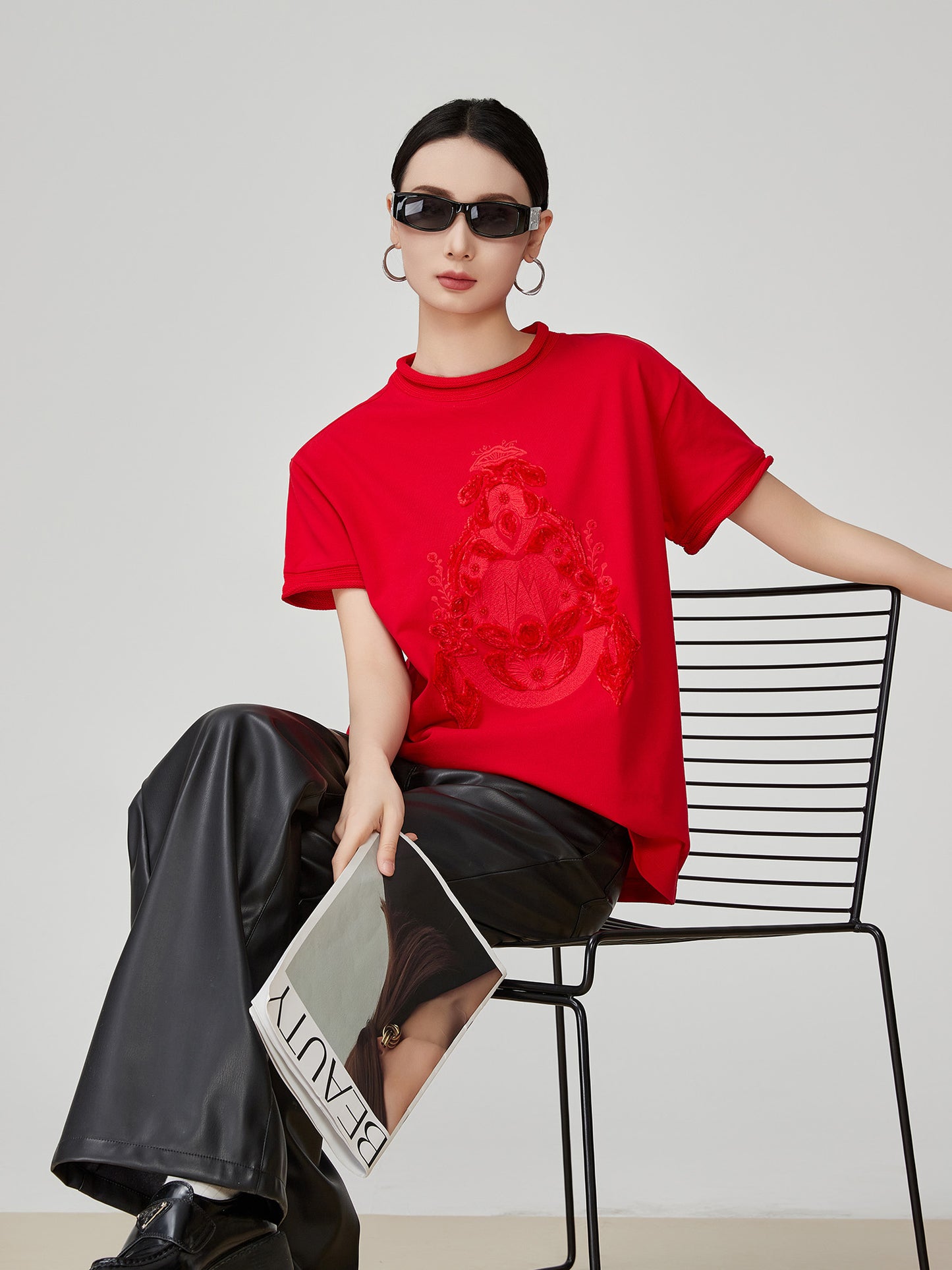 New Chinese Style Red Embroidery Curling Shoulder T-shirt For Women