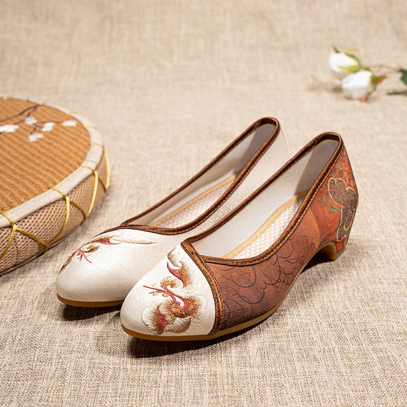 Female Ethnic Style Embroidered Shoes