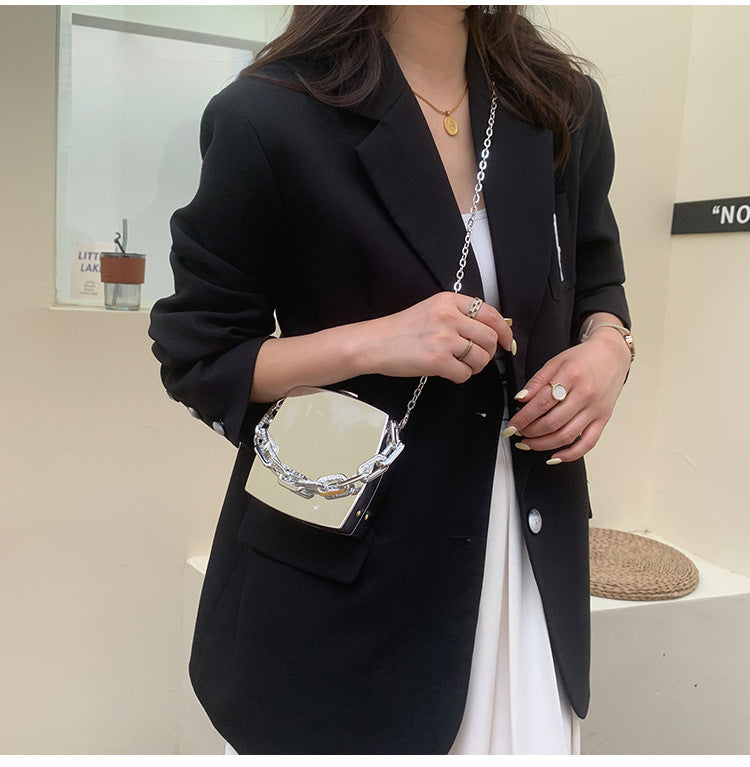 Metal Stylish Textured Glossy Chain Handbag